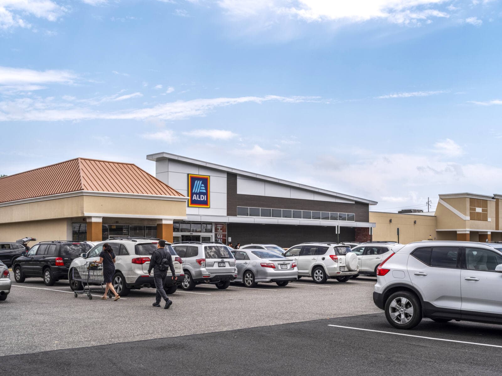 Parkway Plaza - Carle Place